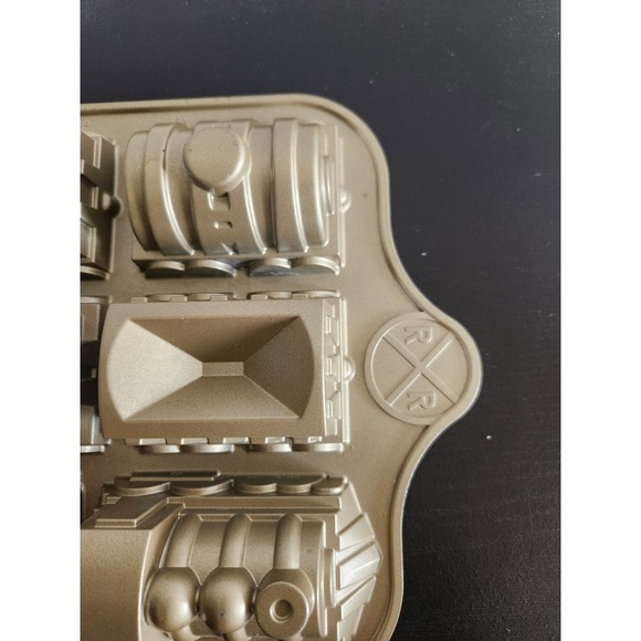 Nordic Ware Train Cake Pan Heavy Baking Pan - Picture 2 of 6